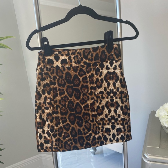 NWT Cheetah leopard Mini Skirt - Picture 4 of 13